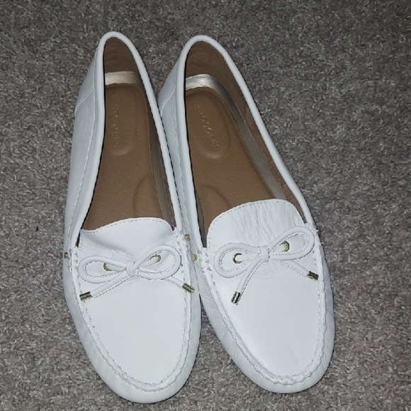 AEROSOLES Shoes - White Leather Loafers